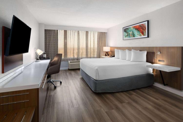 Wyndham Garden Norfolk Downtown photo 1
