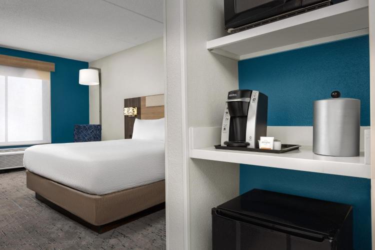 Holiday Inn Express Hotel & Suites Greensboro - Airport Area by IHG photo 3