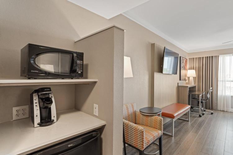 Holiday Inn Baton Rouge College Drive I-10 by IHG photo 1