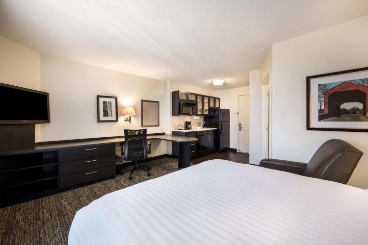Sonesta Simply Suites Silicon Valley Santa Clara photo 1
