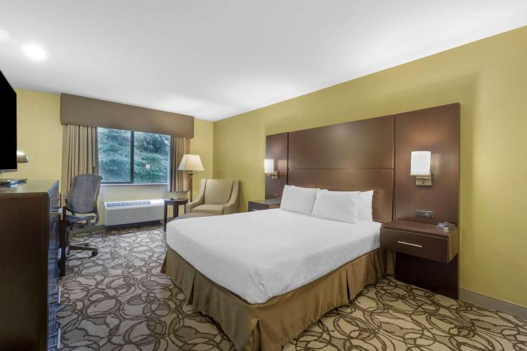 Best Western Plus Plaza by the Green photo 1