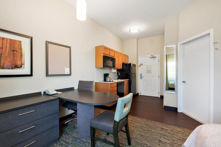 Candlewood Suites Medford by IHG photo 1