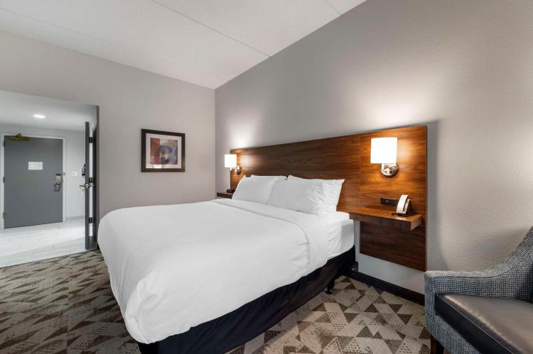 Best Western Plus Harrisonburg photo 3
