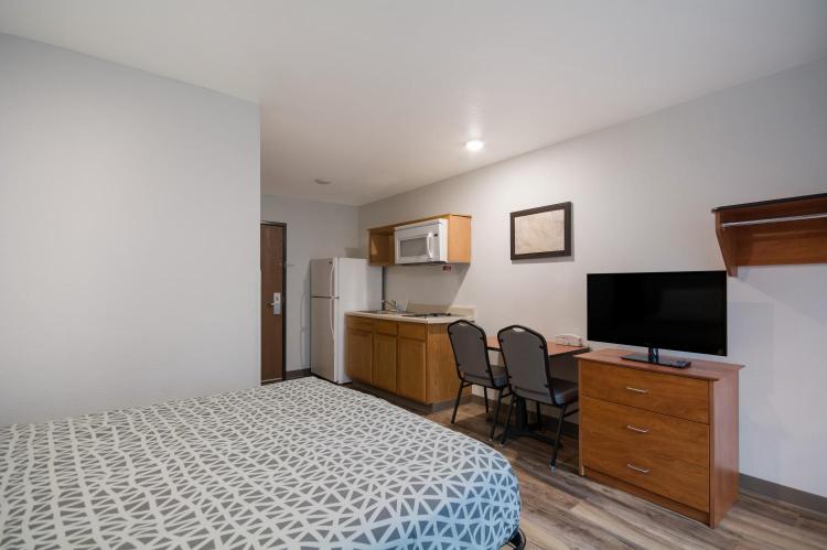 WoodSpring Suites Lexington Southeast photo 2