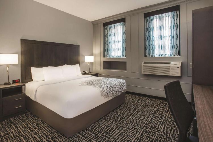 La Quinta by Wyndham Inner Harbor Downtown photo 2