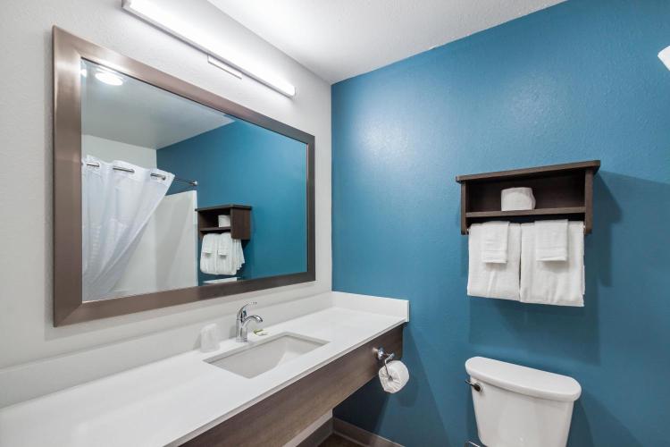 WoodSpring Suites Bakersfield East photo 2