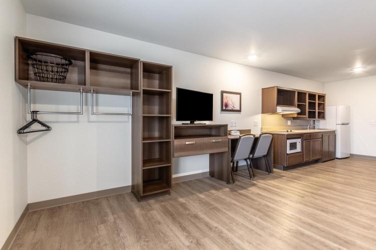 WoodSpring Suites Bakersfield East photo 3