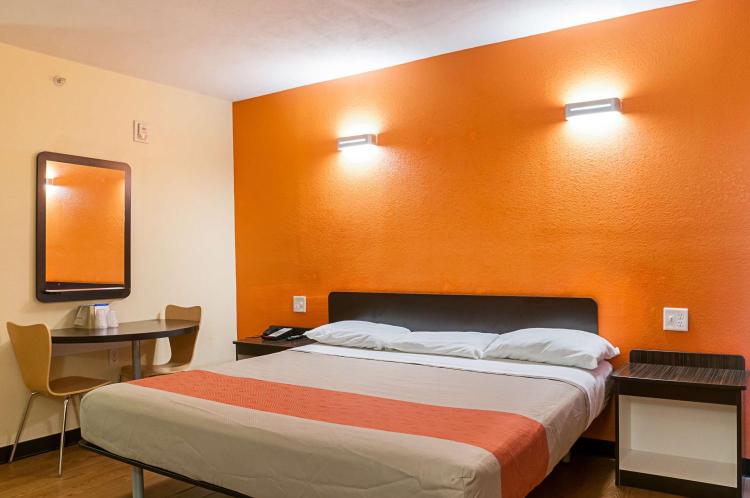 Motel 6-New Orleans, LA - Near Downtown photo 1