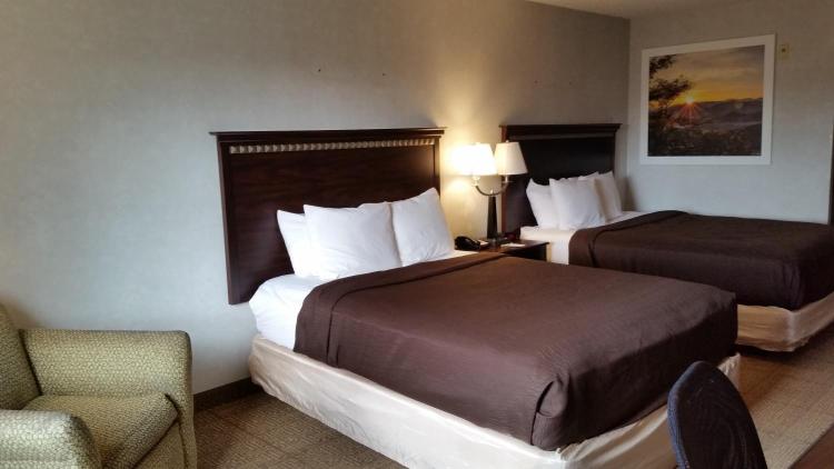 Days Inn & Suites by Wyndham Vancouver photo 1