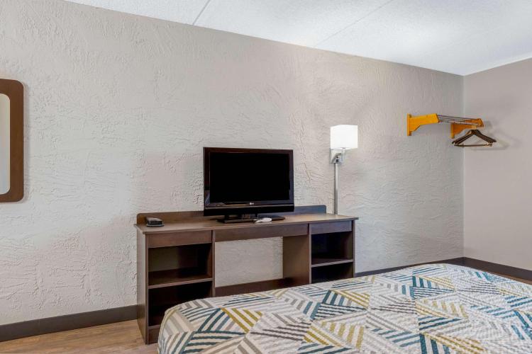 Motel 6-Elk Grove Village, IL - O'Hare photo 2