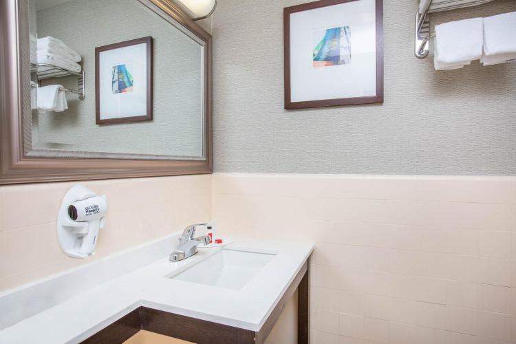 Baymont by Wyndham San Diego Downtown photo 1