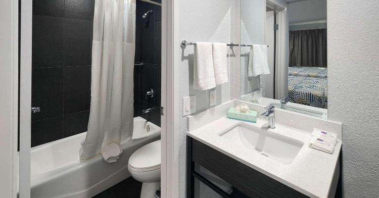 Studio 6 Suites San Ysidro CA San Diego South Bay photo 3