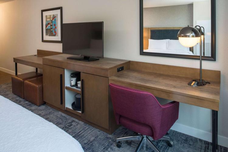 Hampton Inn And Suites By Hilton Portland-Pearl District photo 2
