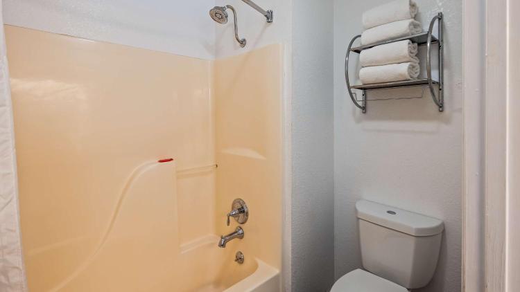 SureStay Plus by Best Western San Antonio Airport photo 1