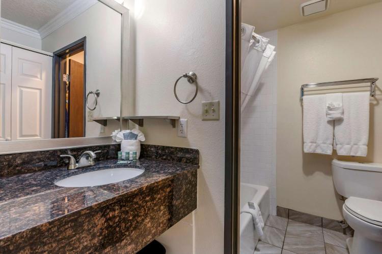 Best Western Airport Albuquerque InnSuites Hotel & Suites photo 1