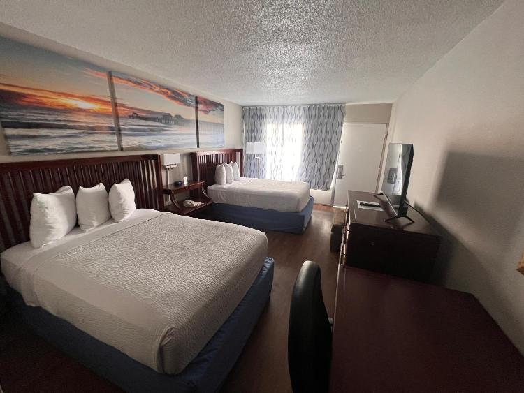 Days Inn by Wyndham Daytona Beach Speedway photo 3
