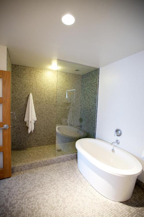 Modern Hotel photo 1