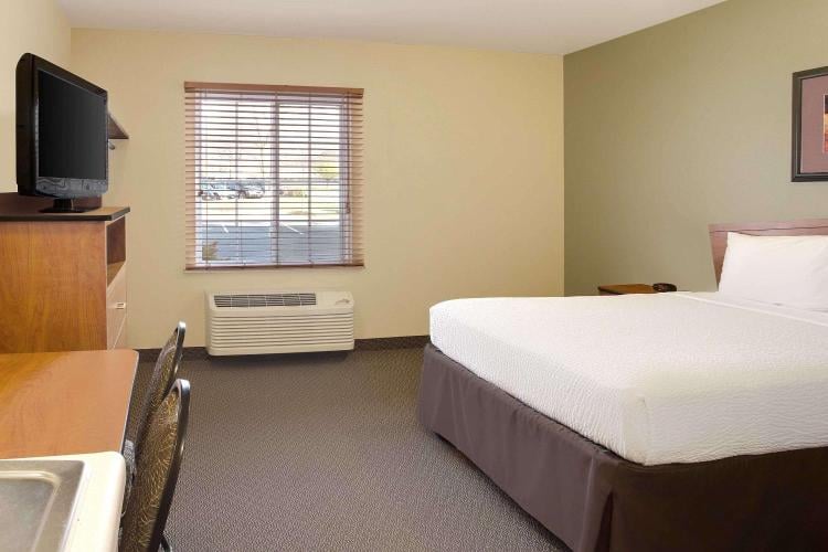 WoodSpring Suites Richmond West I-64 photo 1