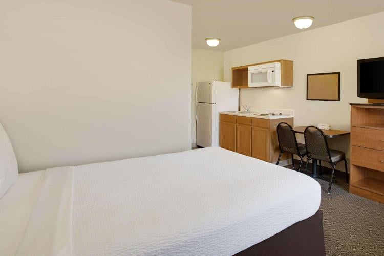 WoodSpring Suites Richmond West I-64 photo 2