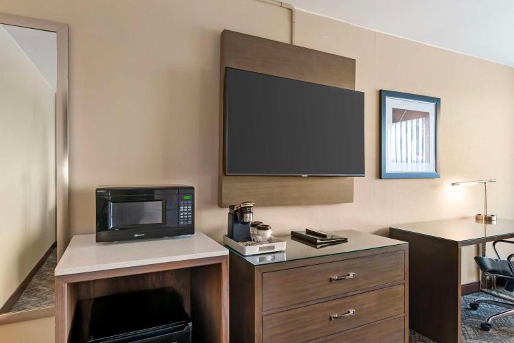 Best Western Plus Kansas City Sports Complex Hotel photo 2