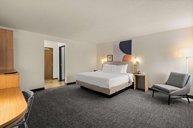 Spark By Hilton Fort Wayne photo 2