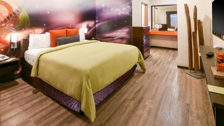 The Tangerine - a Burbank Hotel photo 2