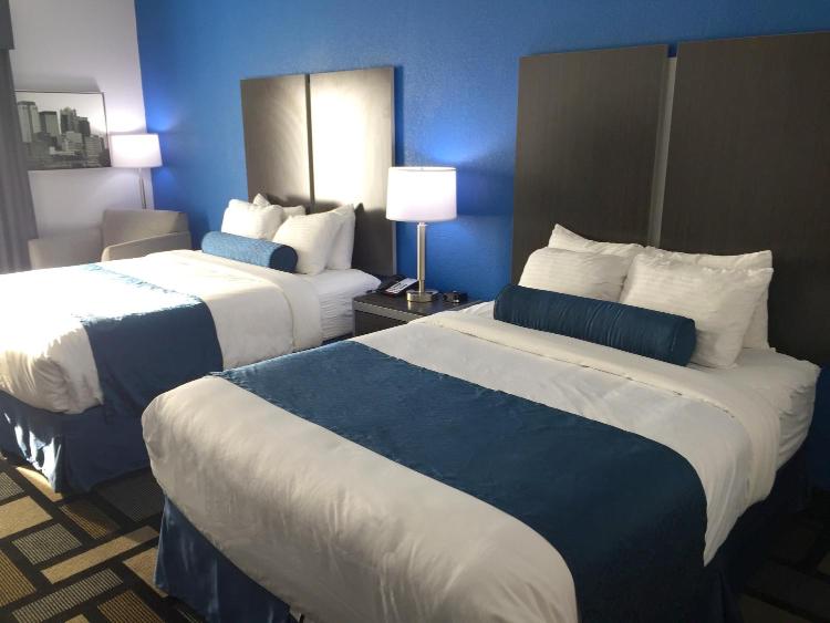 Best Western Plus Birmingham Inn & Suites photo 3