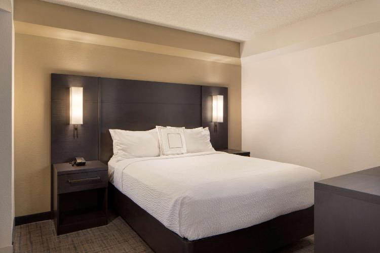 Sonesta ES Suites Fresno photo 2