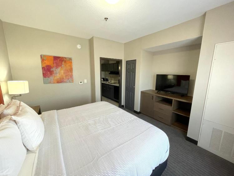 La Quinta Inn & Suites by Wyndham Augusta Fort Eisenhower photo 3