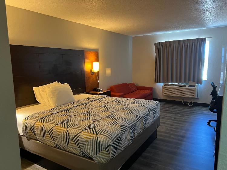 Motel 6 Tulsa, OK Airport photo 2