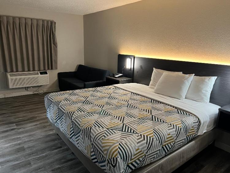 Motel 6 Tulsa, OK Airport photo 3