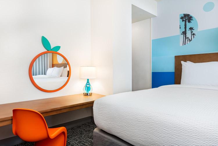 Clementine Hotel & Suites Anaheim photo 2