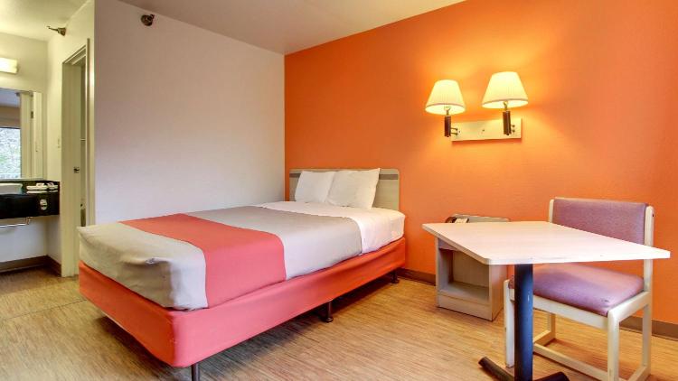 Motel 6-Des Moines, IA - North photo 1
