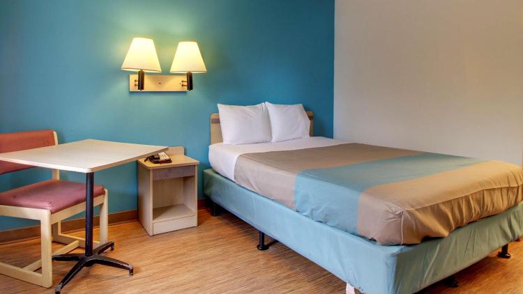 Motel 6-Des Moines, IA - North photo 2