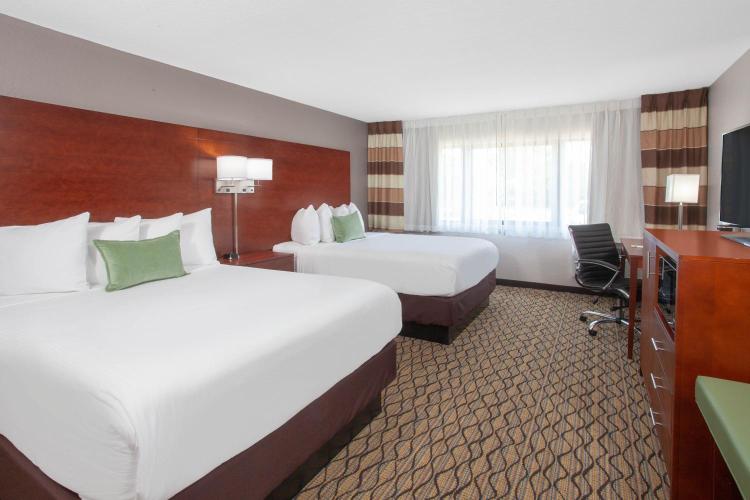 Wyndham Garden Fort Wayne photo 2