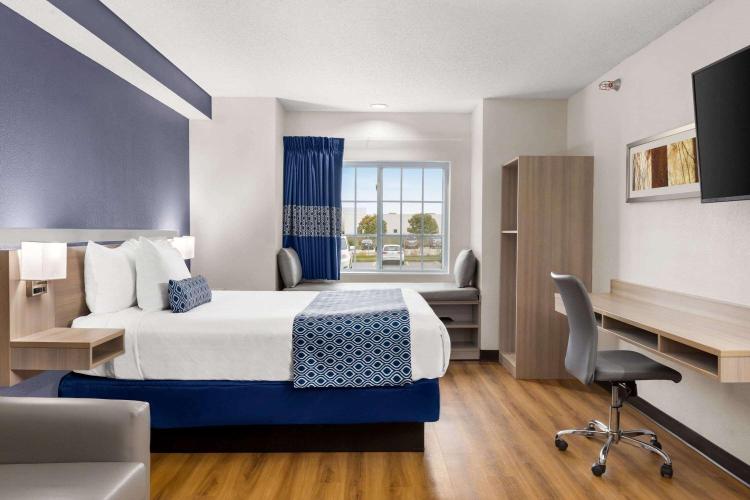Microtel Inn & Suites Lincoln photo 1