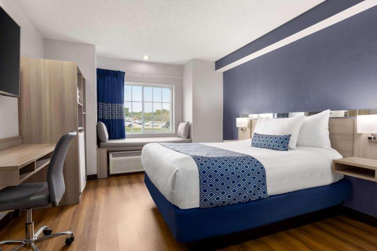 Microtel Inn & Suites Lincoln photo 2