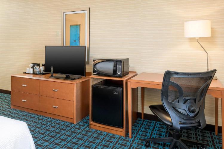 Fairfield Inn and Suites Phoenix Chandler Fashion Center photo 2