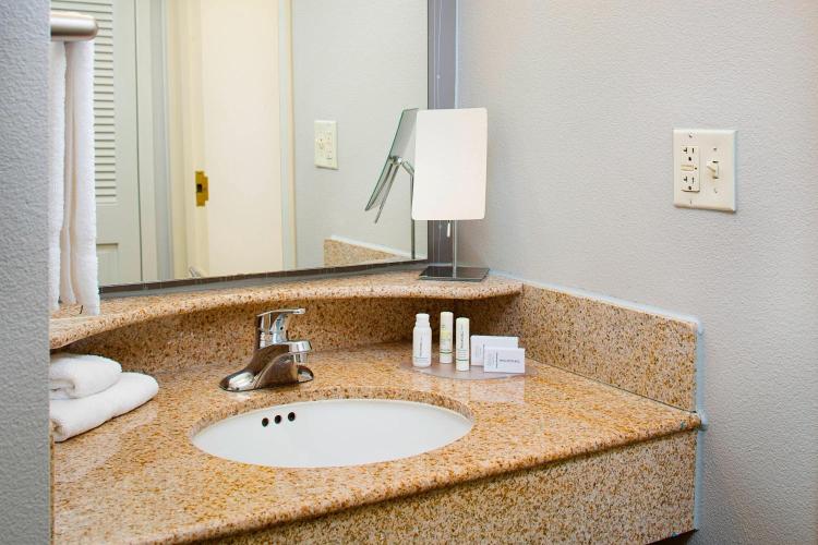 Courtyard by Marriott Roanoke Airport photo 3