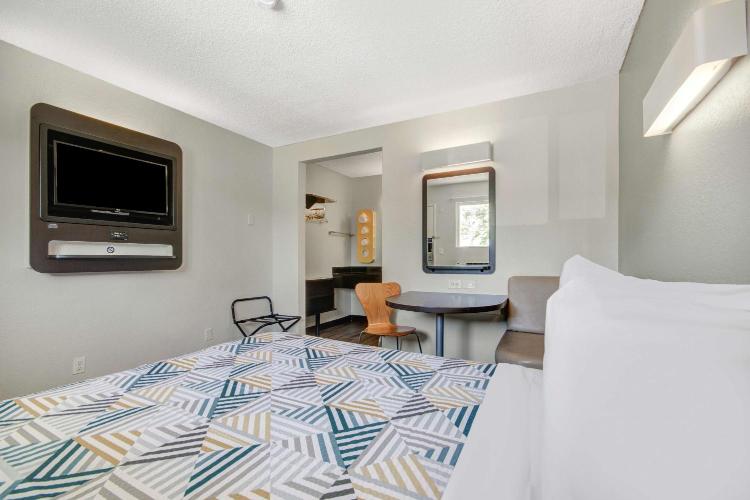 Motel 6-San Jose, CA - Airport photo 1
