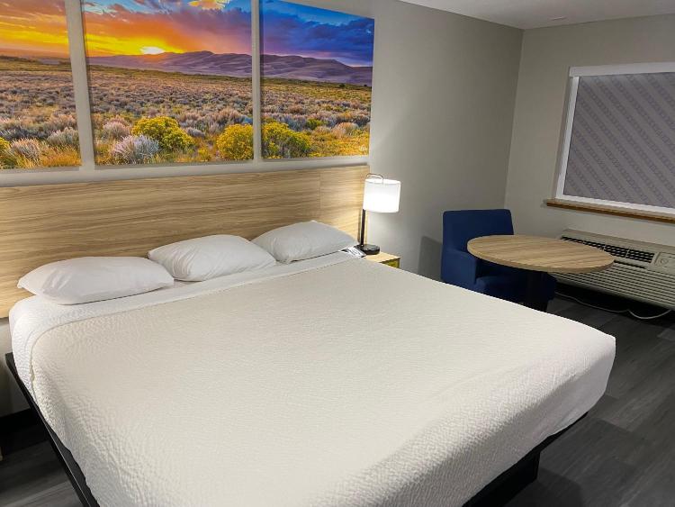 Days Inn by Wyndham El Paso West photo 2