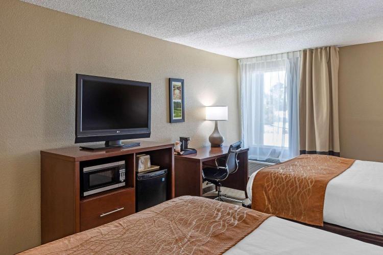 Comfort Inn N Myrtle Beach Barefoot Landing photo 3