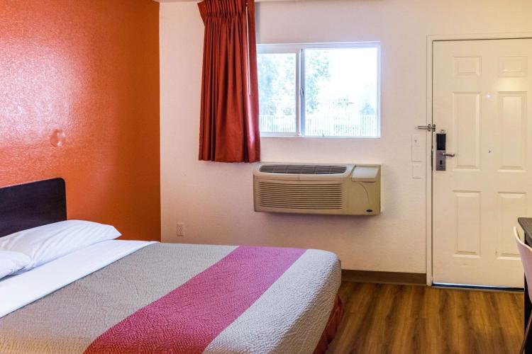 Motel 6-Bakersfield, CA - Convention Center photo 2