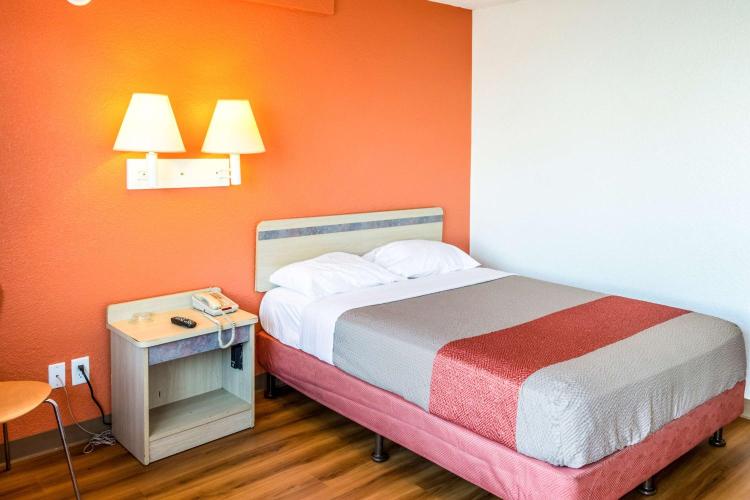 Motel 6-Bakersfield, CA - Convention Center photo 3