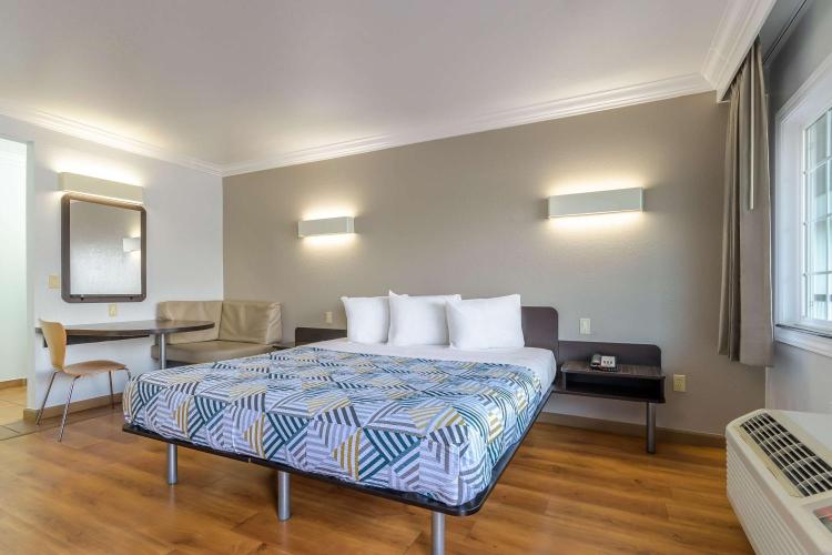 Motel 6-San Jose, CA - Convention Center photo 1