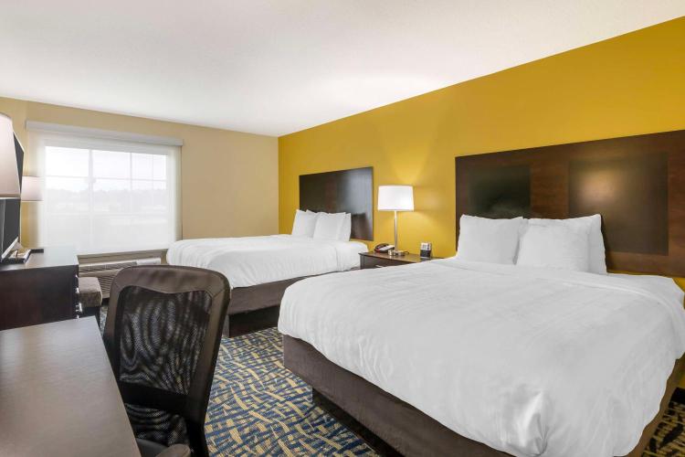 Best Western Plus Brunswick Inn & Suites photo 1