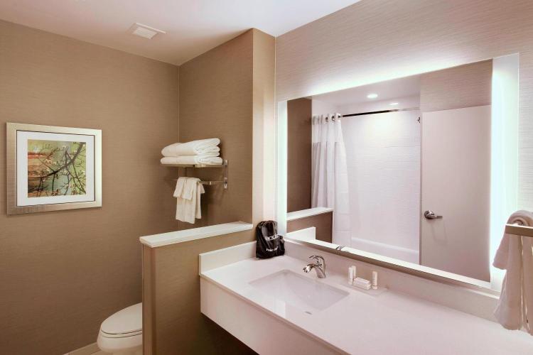 Fairfield Inn & Suites by Marriott Phoenix Tempe/Airport photo 2