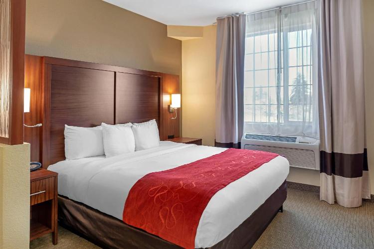 Comfort Suites Eugene University photo 2