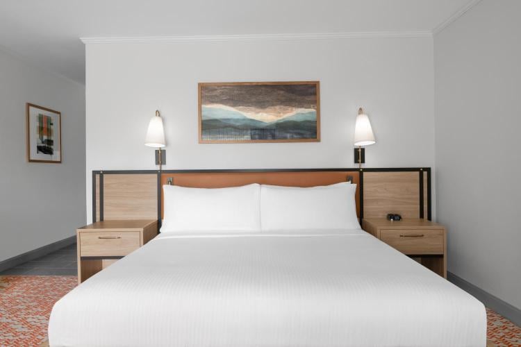 Valley River Inn photo 2