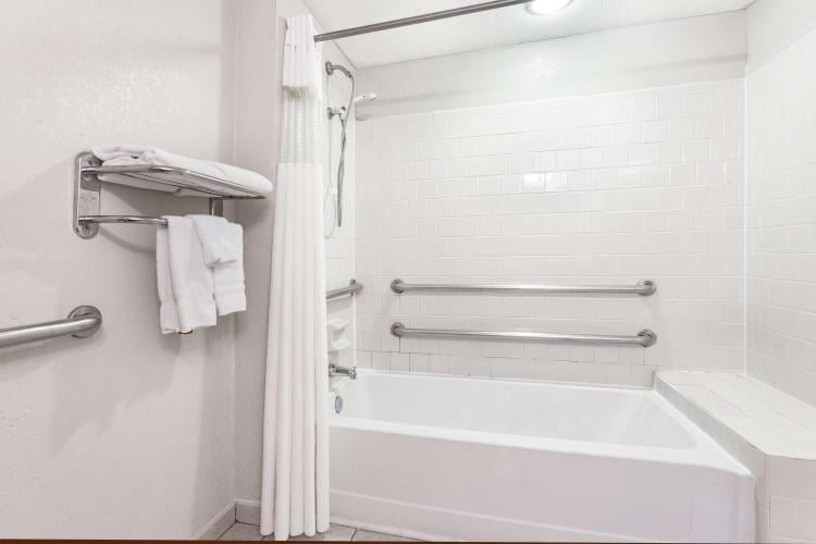 Travelodge by Wyndham Winchester photo 3